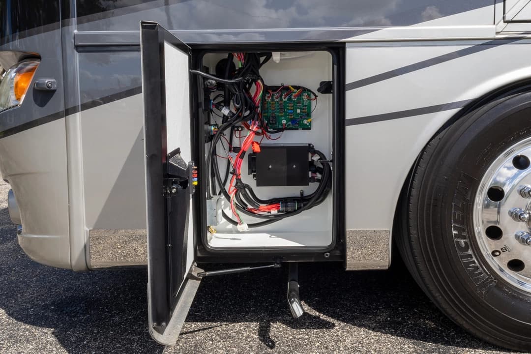2018 Newmar Dutch Star Motorhome - Image 41