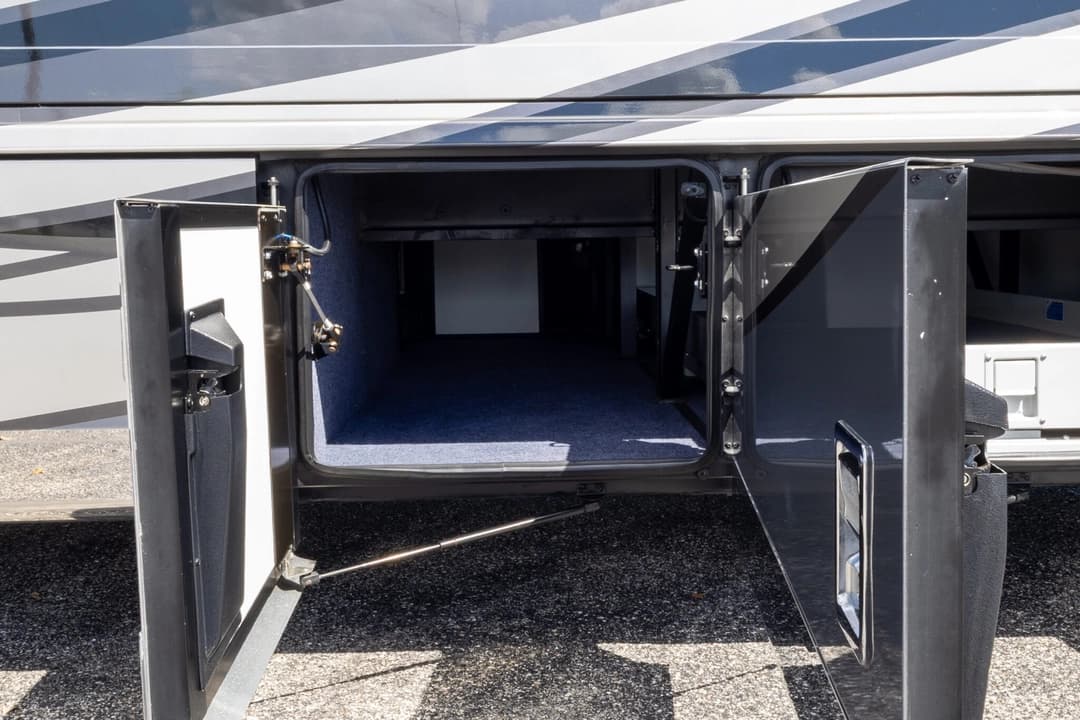 2018 Newmar Dutch Star Motorhome - Image 43