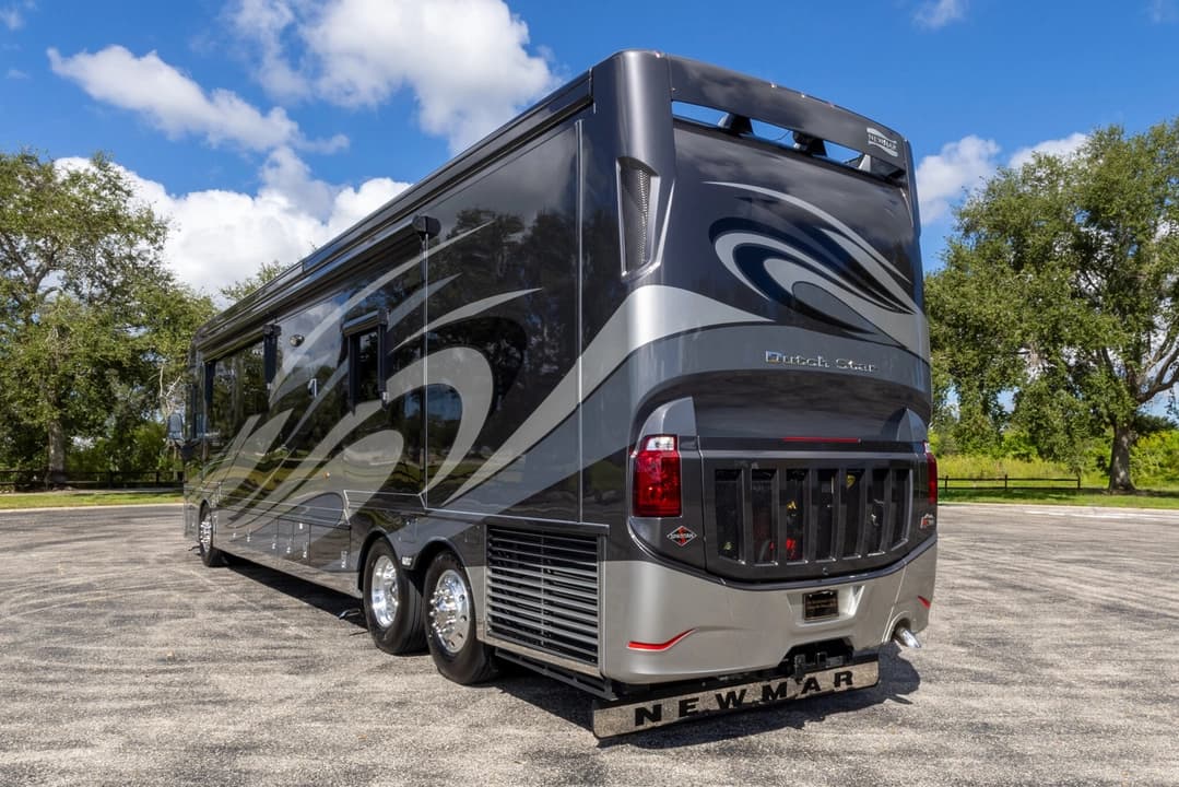 2018 Newmar Dutch Star Motorhome - Image 7