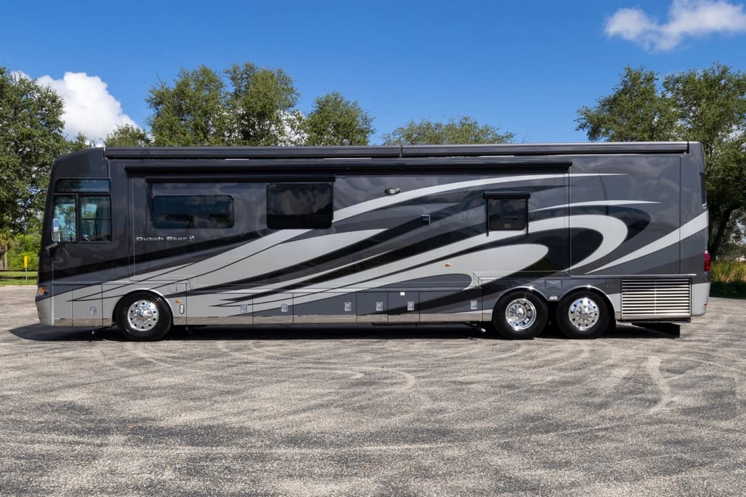 2018 Newmar Dutch Star Motorhome - Image 9