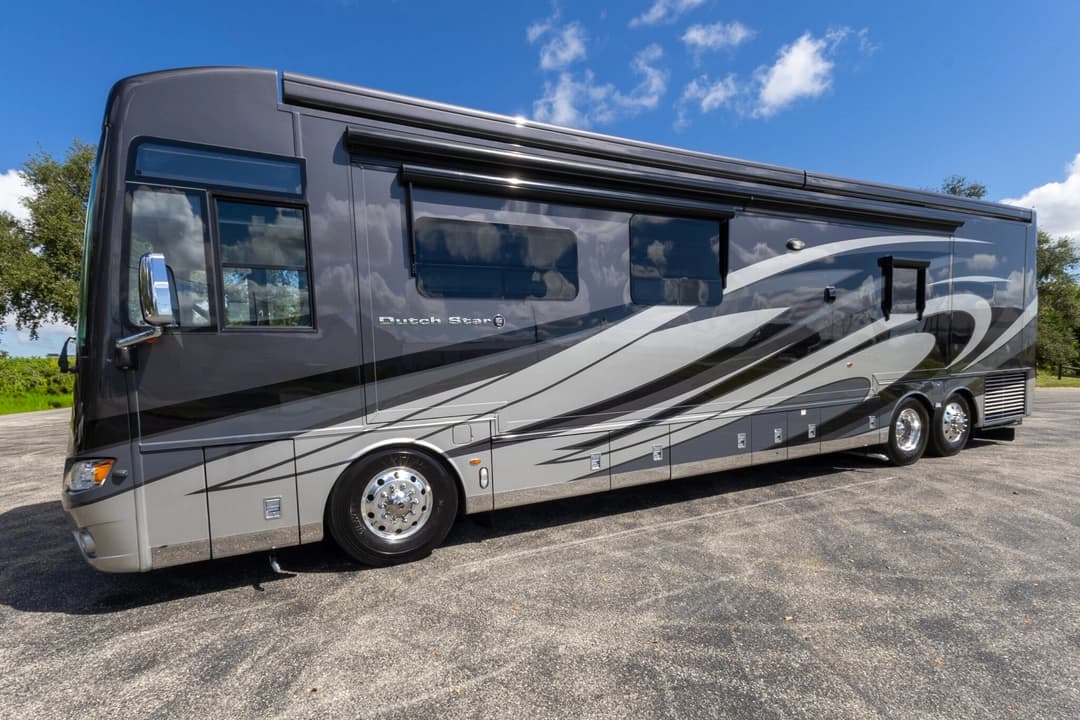 2018 Newmar Dutch Star Motorhome - Image 10