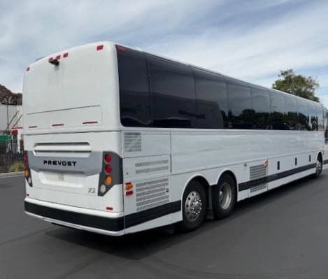 2016 Prevost X3-45 Coach Bus - Image 3