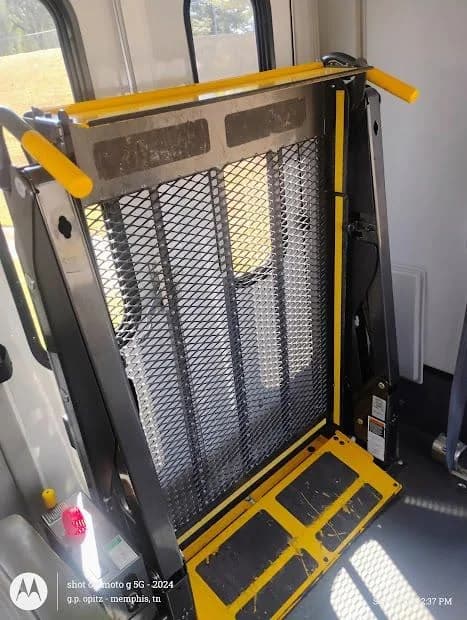2016 Ford E 350 - Image 2