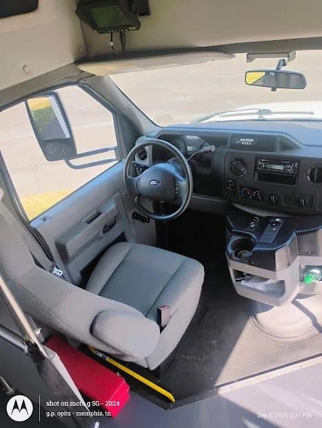 2016 Ford E 350 - Image 7