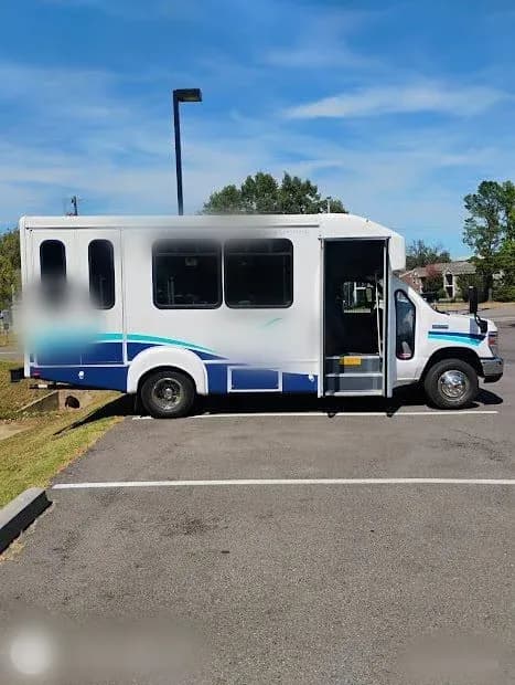 2016 Ford E 350 - Image 8