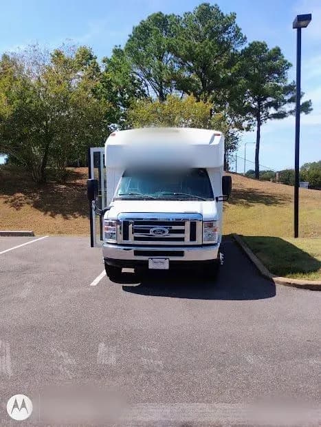 2016 Ford E 350 - Image 1