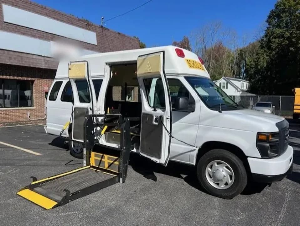 2014 Ford E250 bus