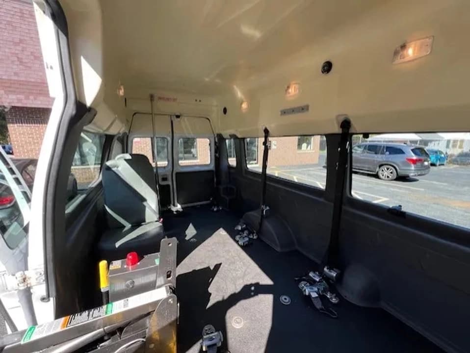 2014 Ford E250 ADA Passenger Van - Image 9