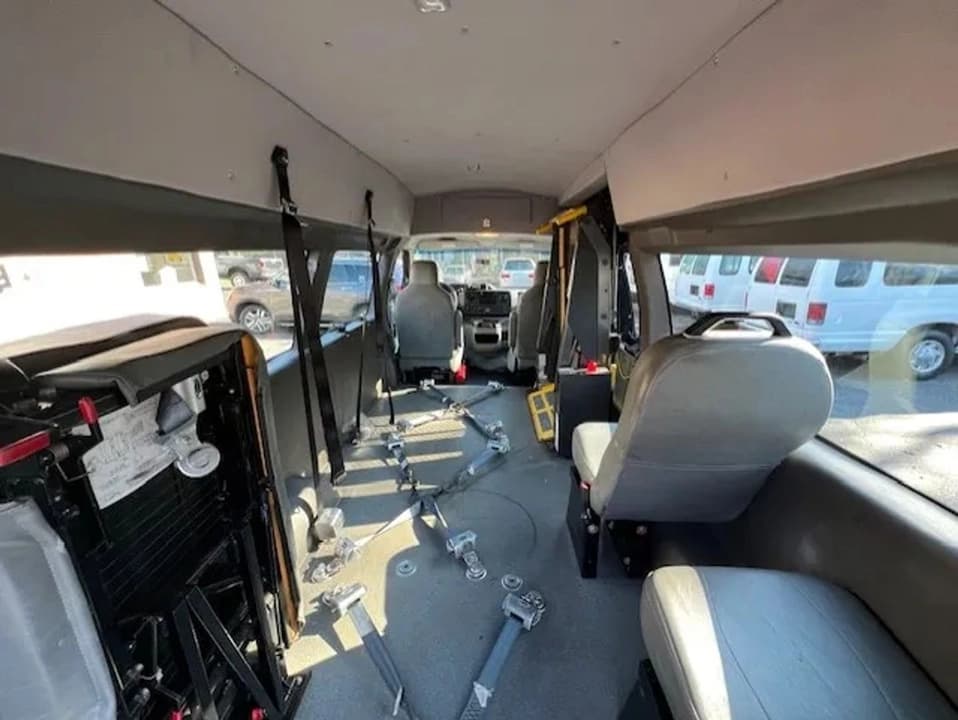 2011 Ford E250 ADA Passenger Van - Image 9