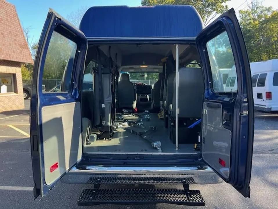 2011 Ford E250 ADA Passenger Van - Image 5