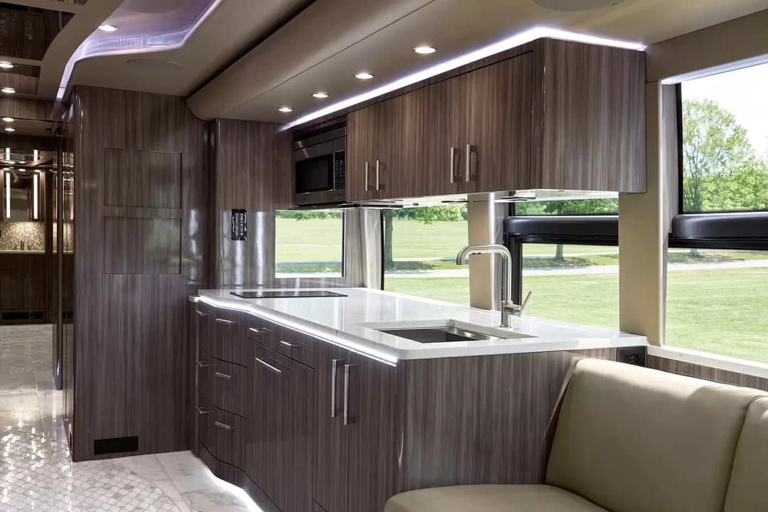 2020 Prevost H3-45 Motorcoach - Image 4