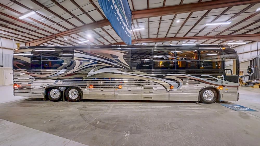 2006 Prevost Royale XLII Motorcoach - Image 38