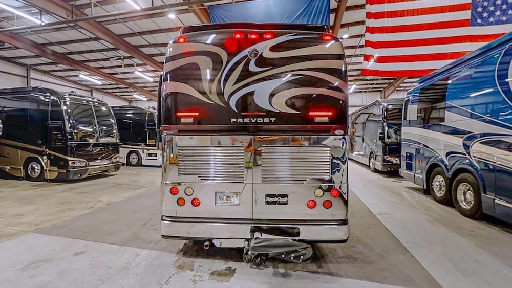 2006 Prevost Royale XLII Motorcoach - Image 44