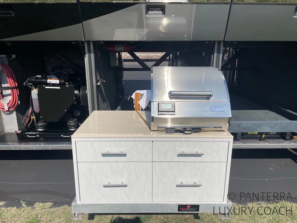 2006 Prevost Marathon H3-45 Motorcoach - Image 16