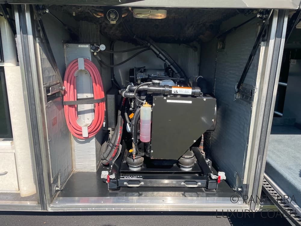 2006 Prevost Marathon H3-45 Motorcoach - Image 18