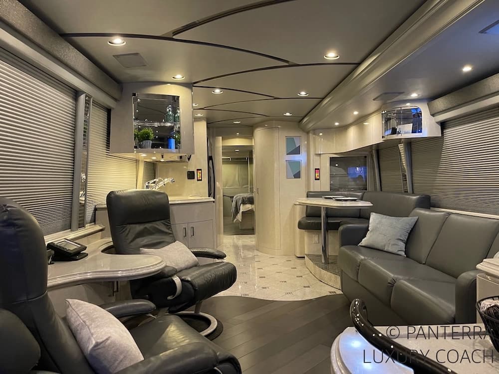 2006 Prevost Marathon H3-45 Motorcoach - Image 27