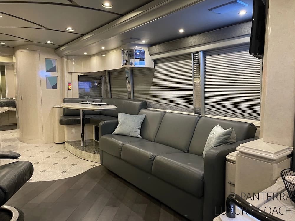 2006 Prevost Marathon H3-45 Motorcoach - Image 29