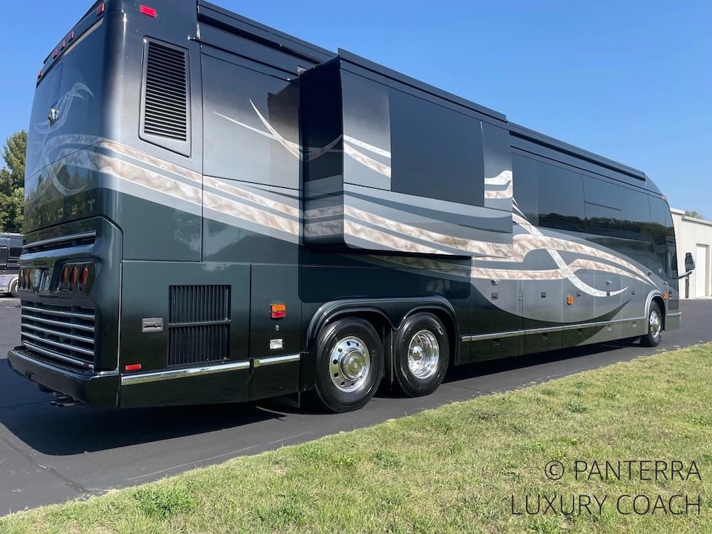 2006 Prevost Marathon H3-45 Motorcoach - Image 3