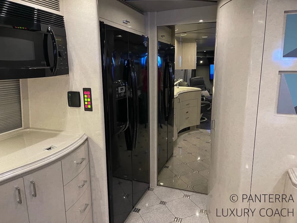 2006 Prevost Marathon H3-45 Motorcoach - Image 36