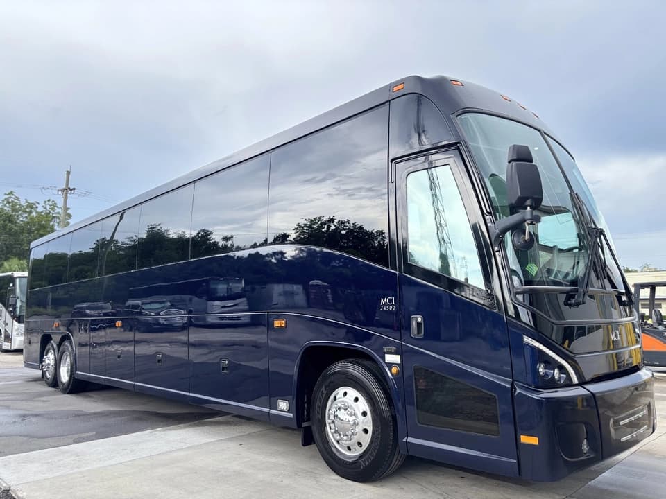 2016 MCI J4500 bus