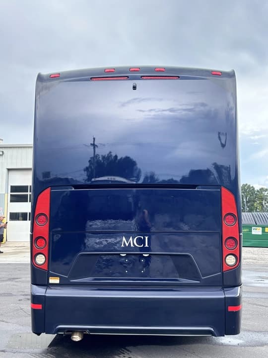 2016 MCI J4500 Coach Bus - Image 5