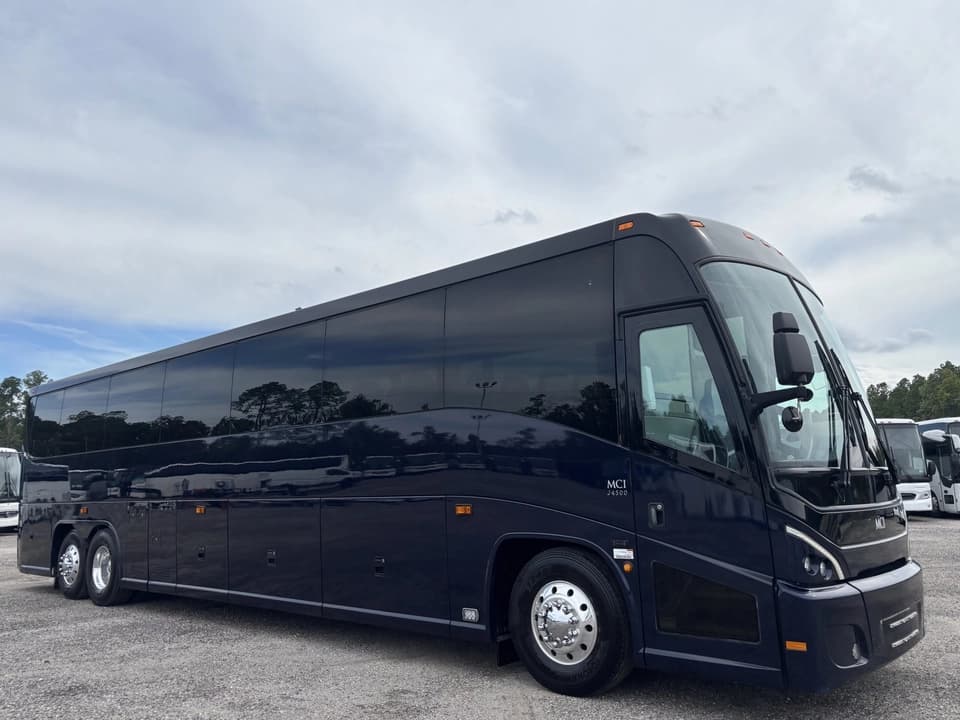 2016 MCI J4500 bus