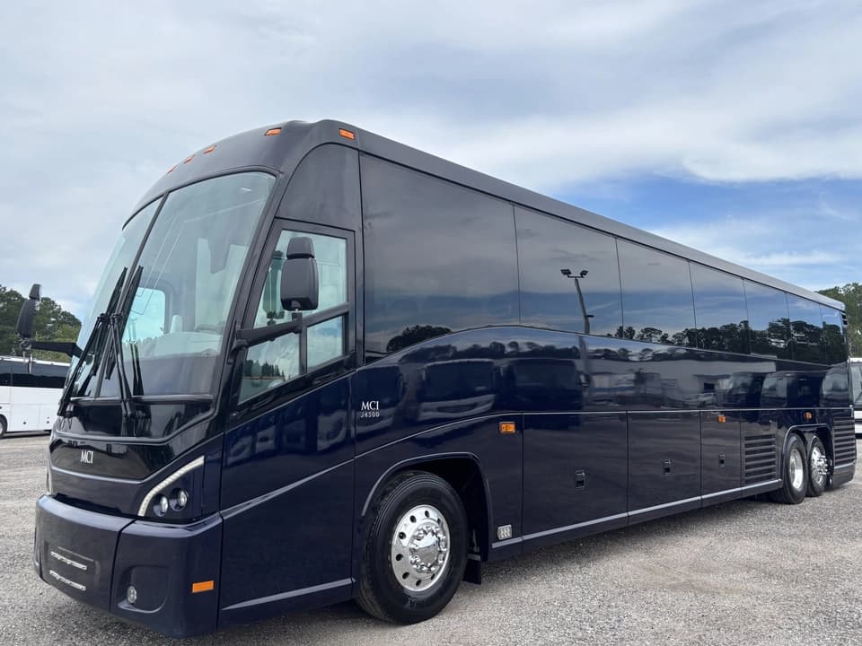 2016 MCI J4500 Coach Bus - Image 11