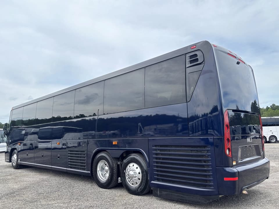 2016 MCI J4500 Coach Bus - Image 12