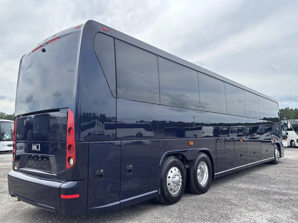 2016 MCI J4500 Coach Bus - Image 14