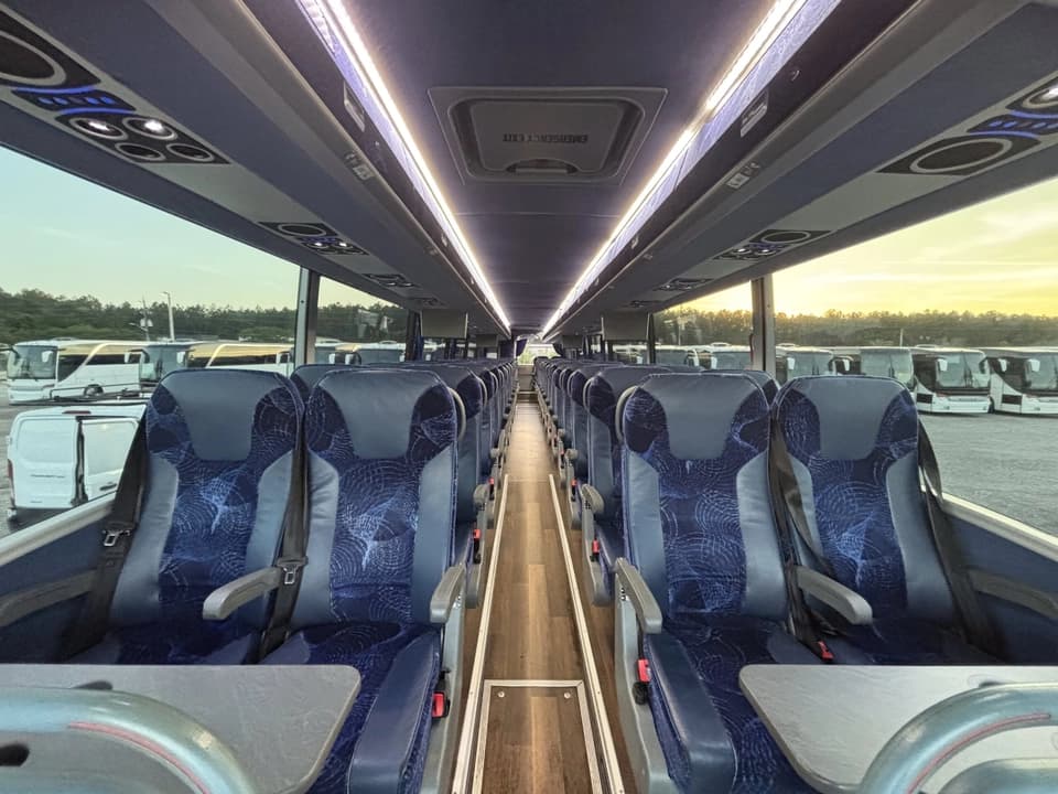 2015 Van Hool TX45 Coach Bus - Image 12