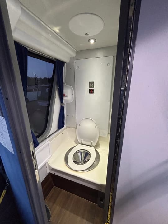 2015 Van Hool TX45 Coach Bus - Image 15