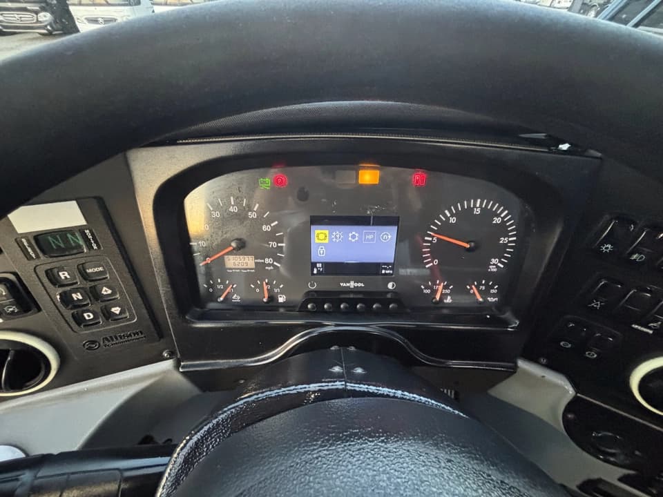 2015 Van Hool TX45 Coach Bus - Image 10