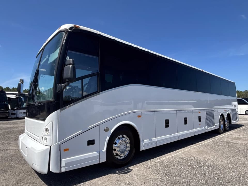 2013 Van Hool C2045 Coach Bus - Image 9