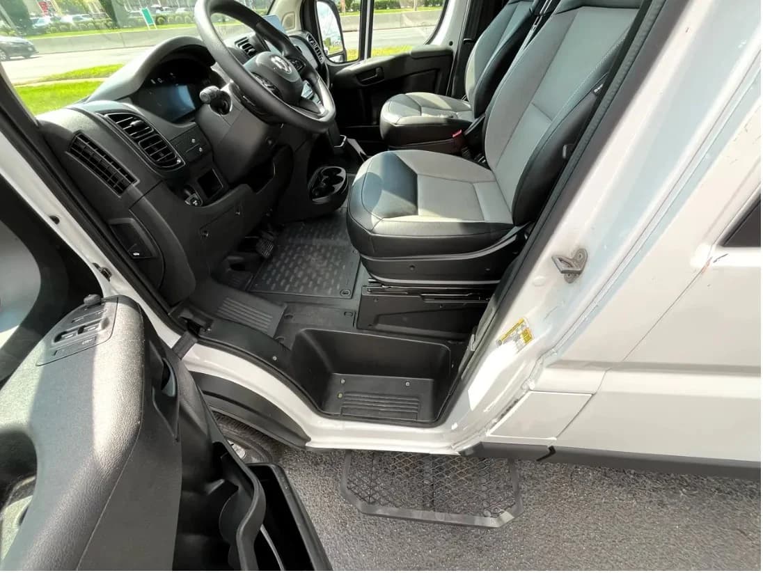 2023 Ram ProMaster 2500 ADA - Image 9