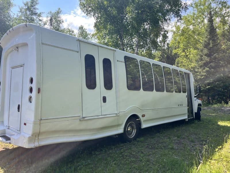 2009 Chevrolet Shuttlebus Mini Buses/Shuttles - Image 10