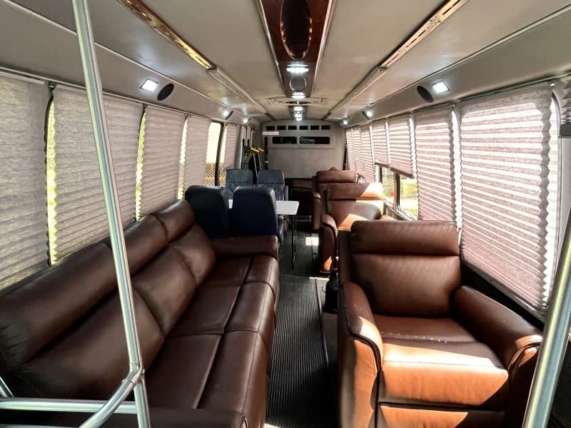 2009 Chevrolet Shuttlebus Mini Buses/Shuttles - Image 6