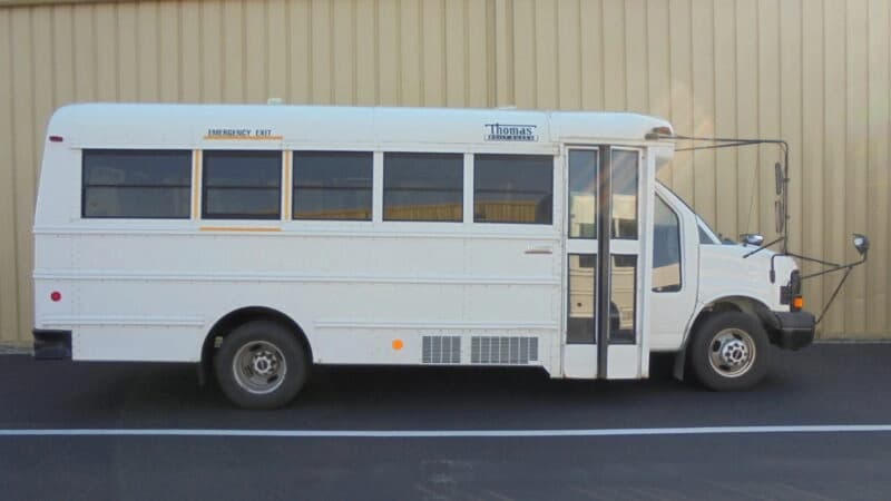 2005 GMC Thomas Type A Activity Bus - Image 2