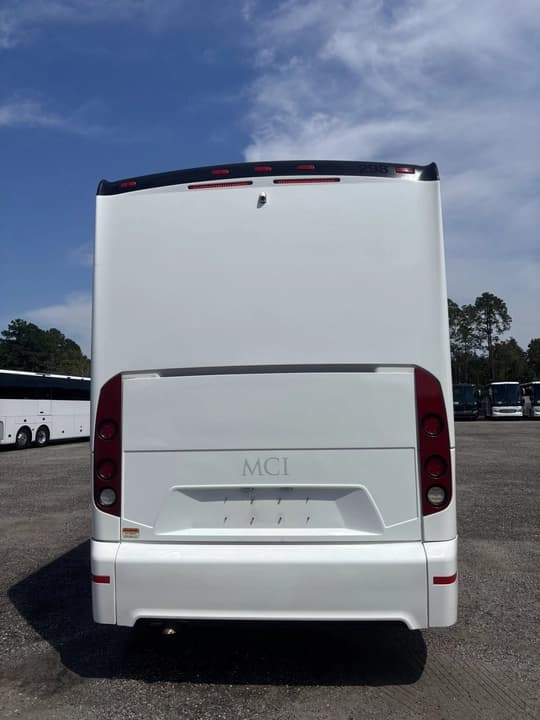 2016 MCI J4500 Coach Bus - Image 6
