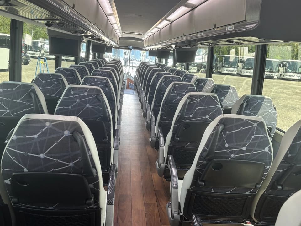 2016 MCI J4500 Coach Bus - Image 14