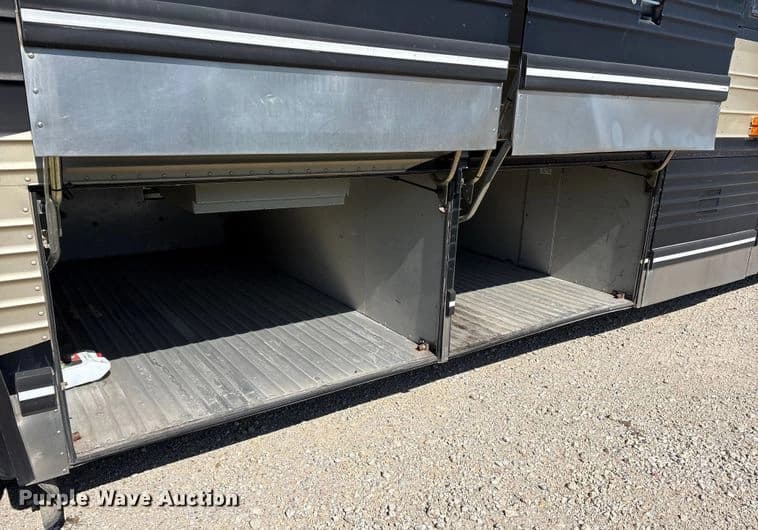 1996 Prevost Xl Coach coach bus Coach - Image 13