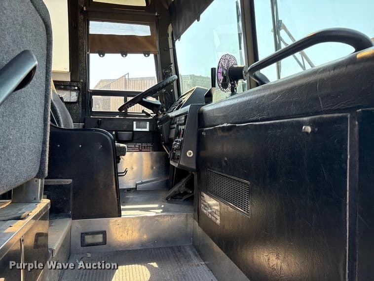 1996 Prevost Xl Coach coach bus Coach - Image 29