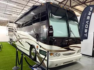 2004 Prevost Featherlite H3-45 bus