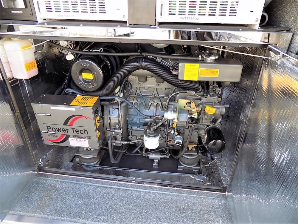 2004 Prevost Featherlite H3-45 Motorcoach - Image 38