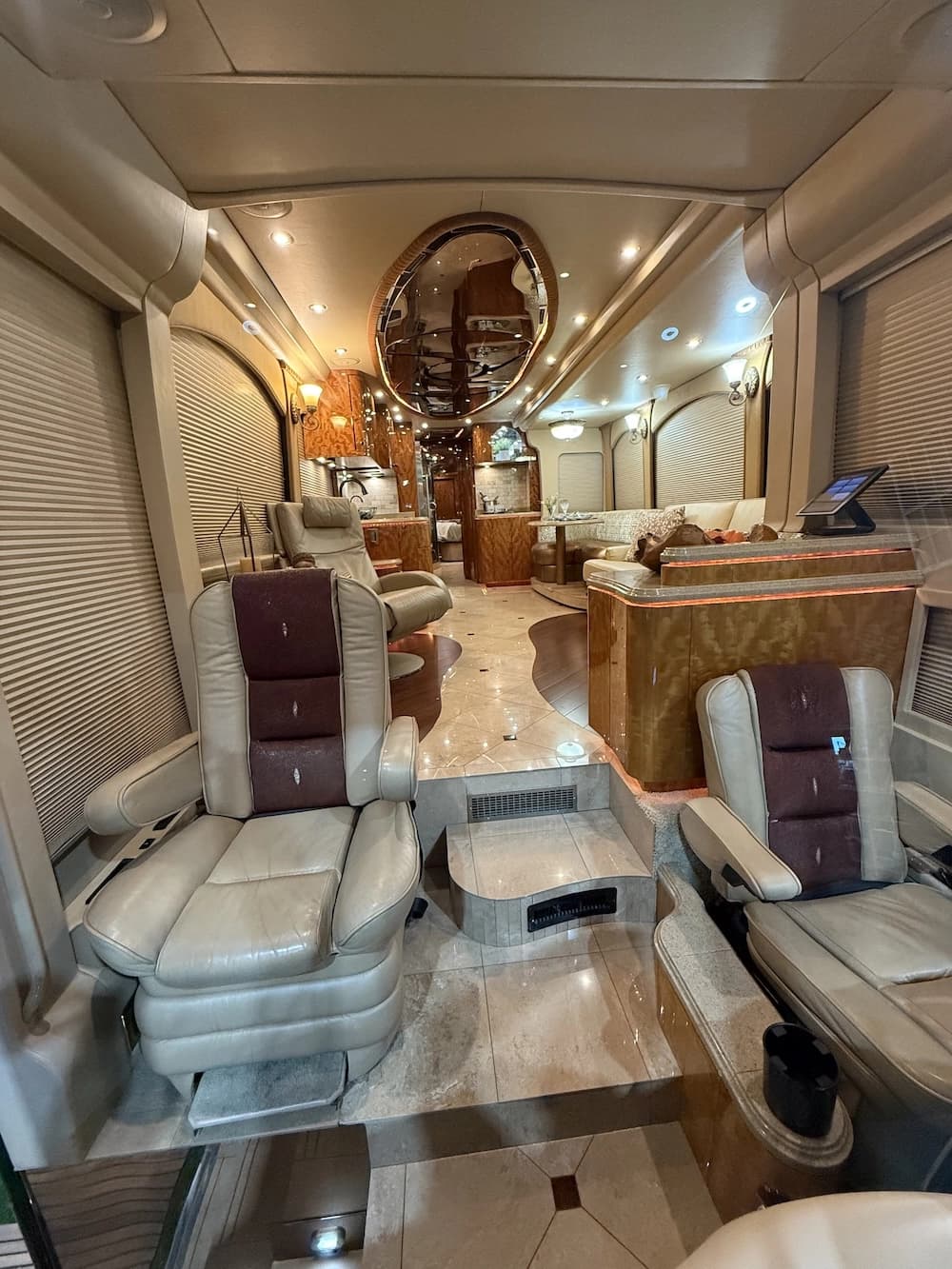 2008 Prevost Millennium H3-45 Motorcoach - Image 11