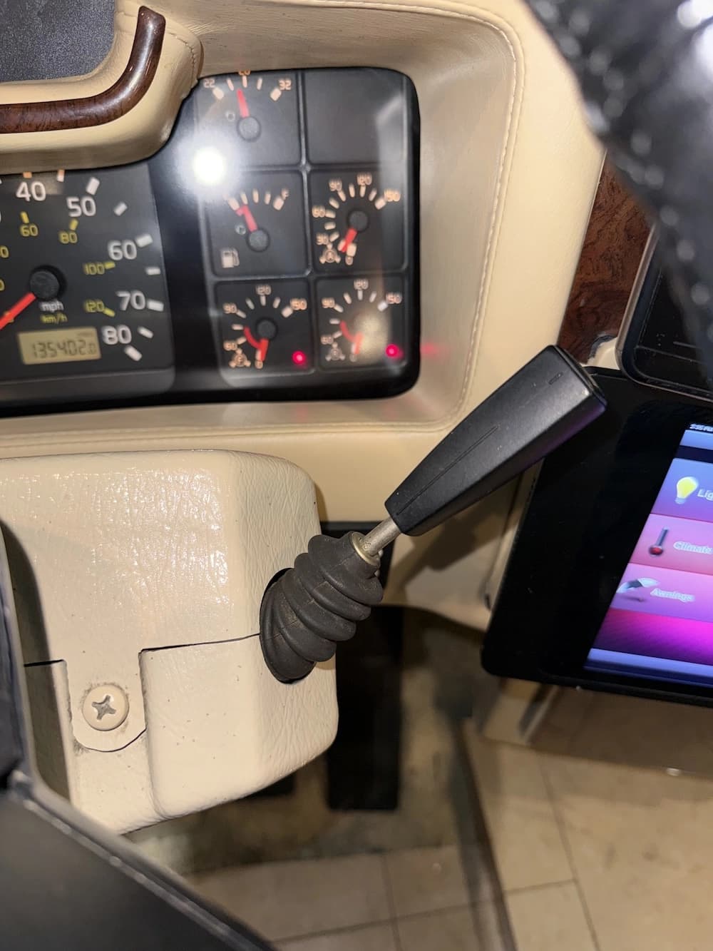 2008 Prevost Millennium H3-45 Motorcoach - Image 14