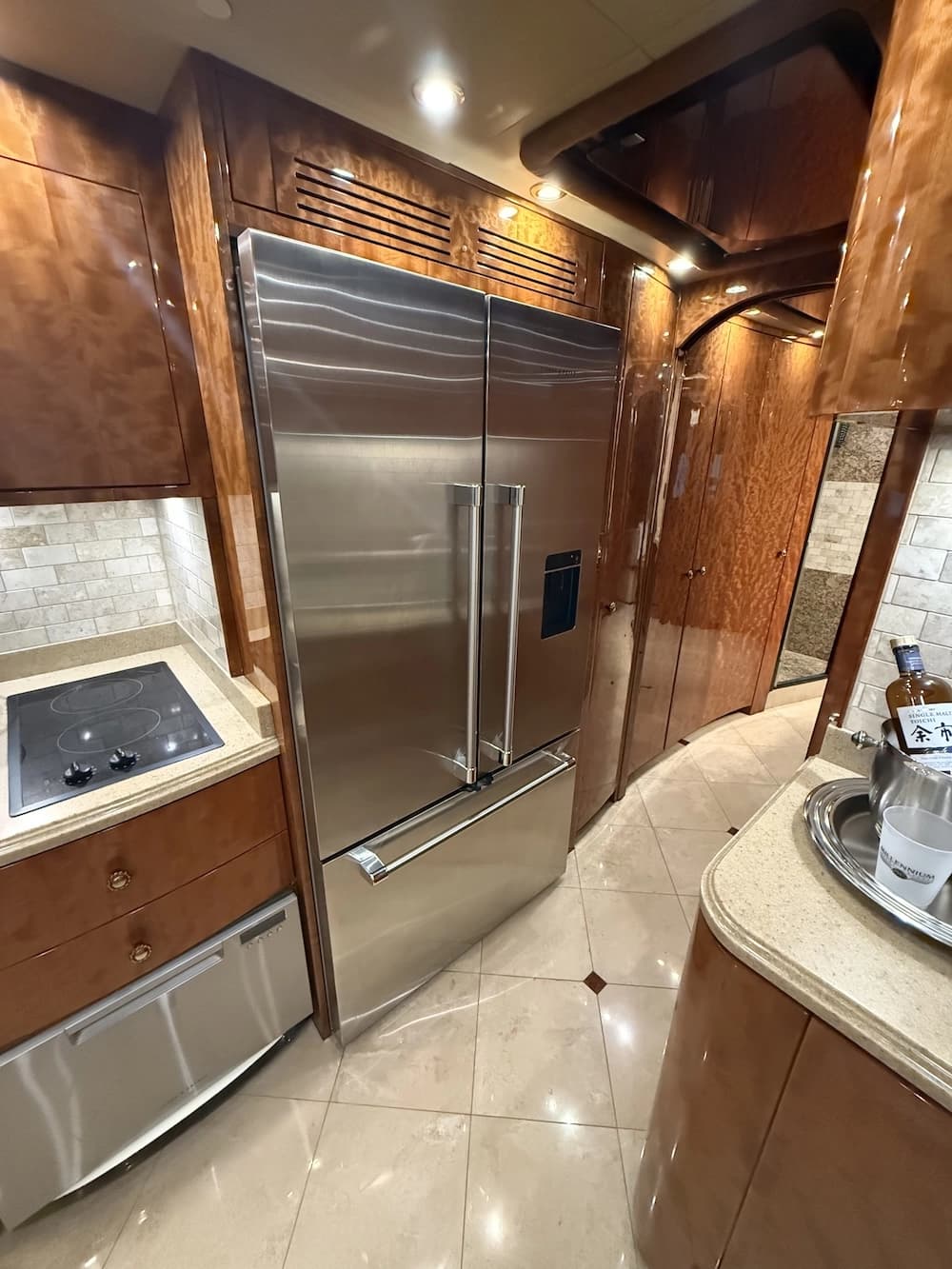 2008 Prevost Millennium H3-45 Motorcoach - Image 26