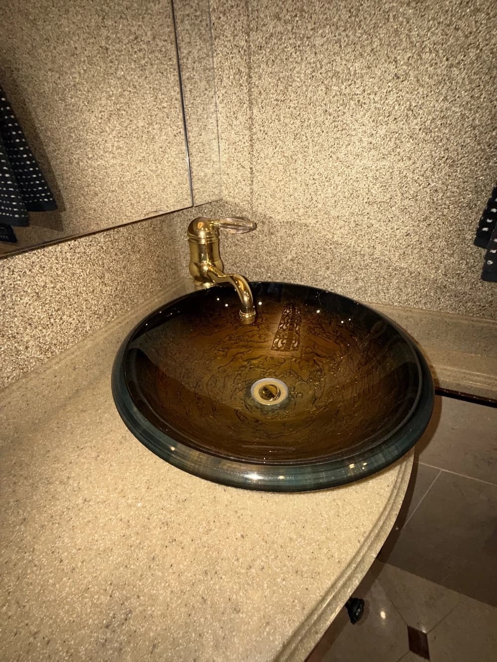 2008 Prevost Millennium H3-45 Motorcoach - Image 32