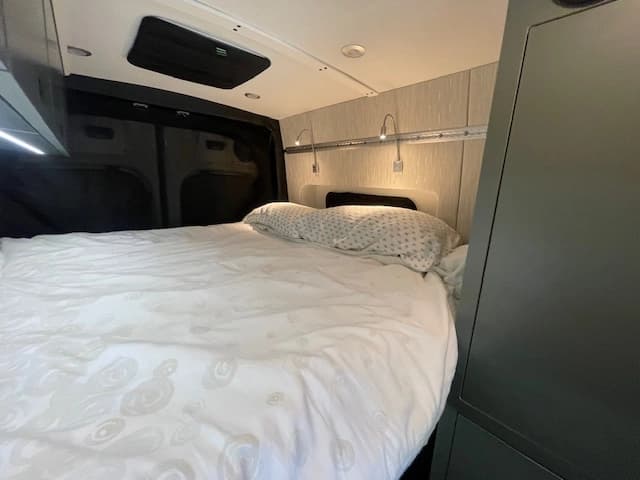 2021 Mercedes Benz Sprinter 4X4 Sprinter Van - Image 12