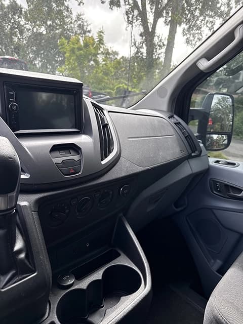 2015 Ford Transit XLT Passenger Van - Image 12