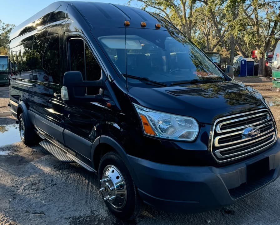 2015 Ford Transit XLT bus